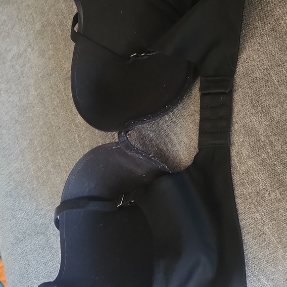 Victoria secret plunge bra - Picture 2 of 4